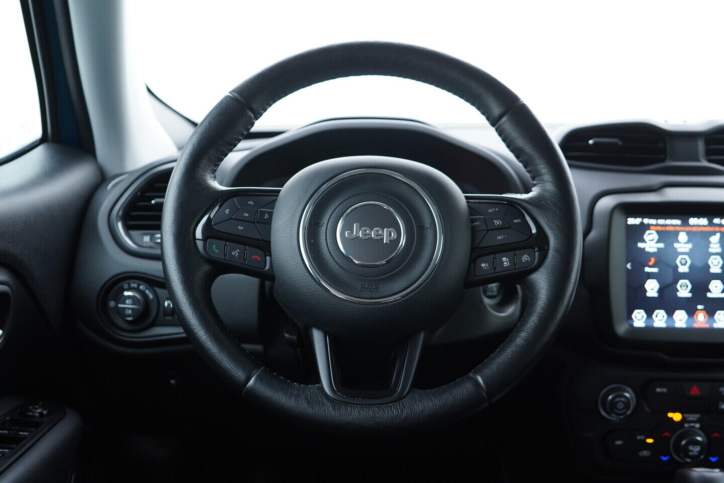 OV190V10978_26.webp_RENEGADE  1.3 PHEV 96 kW automat