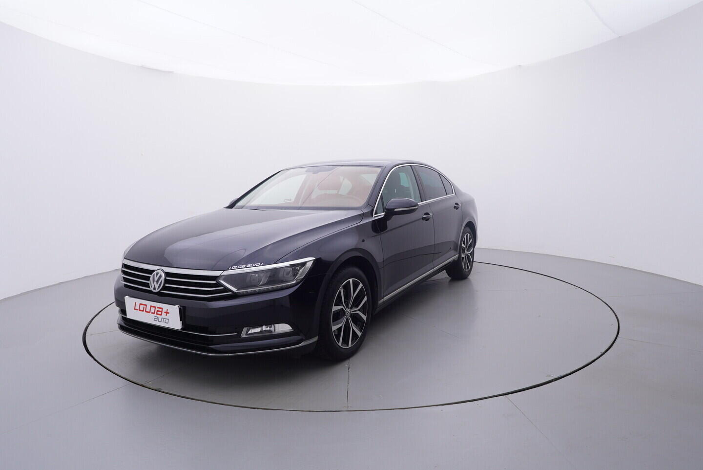 OV190V10979_10.webp_PASSAT  2.0 TDI 110 kW manuál