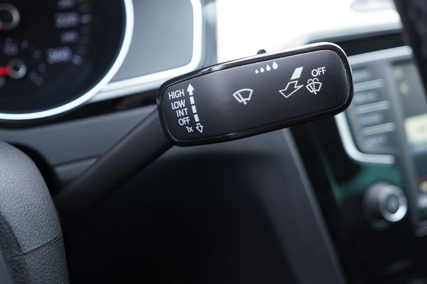 OV190V10979_25.webp_PASSAT  2.0 TDI 110 kW manuál