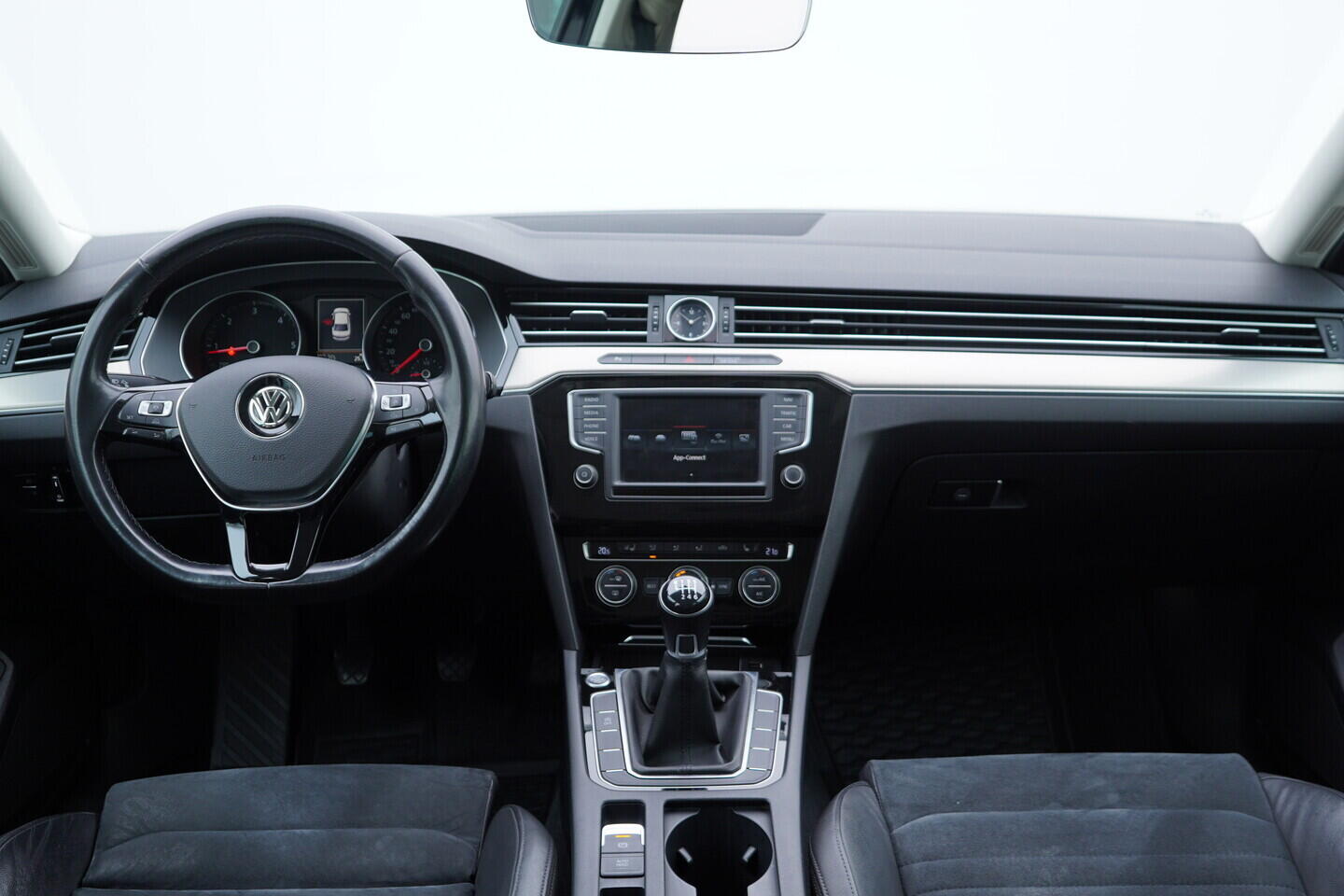 OV190V10979_26.webp_PASSAT  2.0 TDI 110 kW manuál