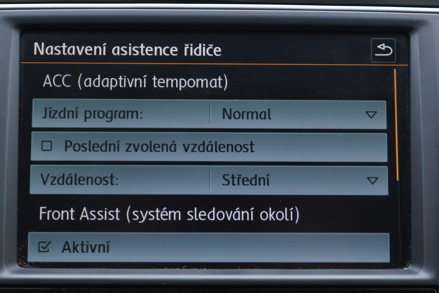 OV190V10979_29.webp_PASSAT  2.0 TDI 110 kW manuál