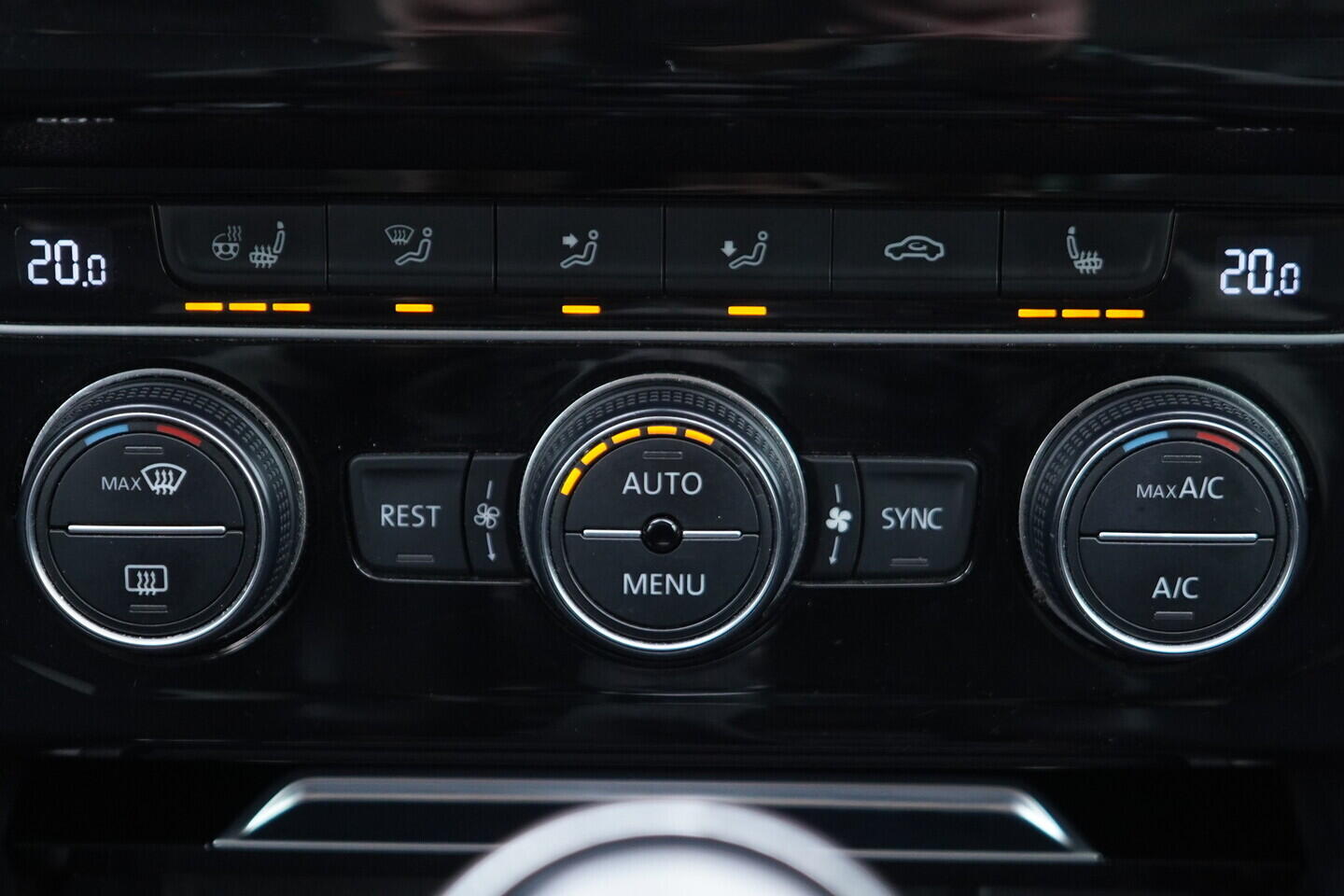 OV190V10979_33.webp_PASSAT  2.0 TDI 110 kW manuál