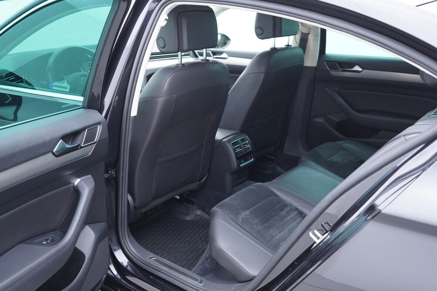 OV190V10979_36.webp_PASSAT  2.0 TDI 110 kW manuál