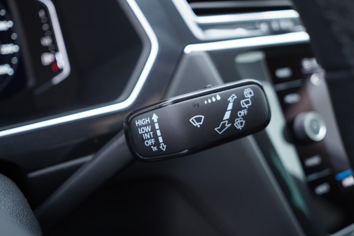 OV190V10982_25.webp_TIGUAN Elegance 1.5 TSI 110 kW automat, DPH