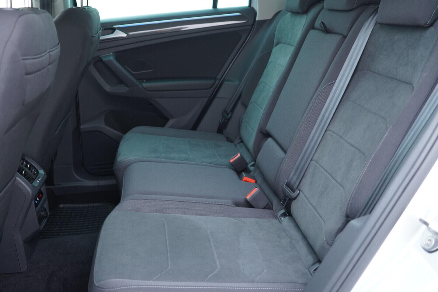 OV190V10982_40.webp_TIGUAN Elegance 1.5 TSI 110 kW automat, DPH