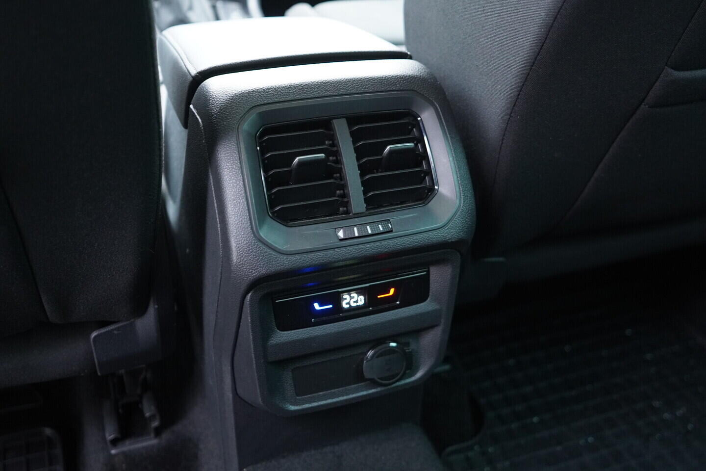 OV190V10982_41.webp_TIGUAN Elegance 1.5 TSI 110 kW automat, DPH