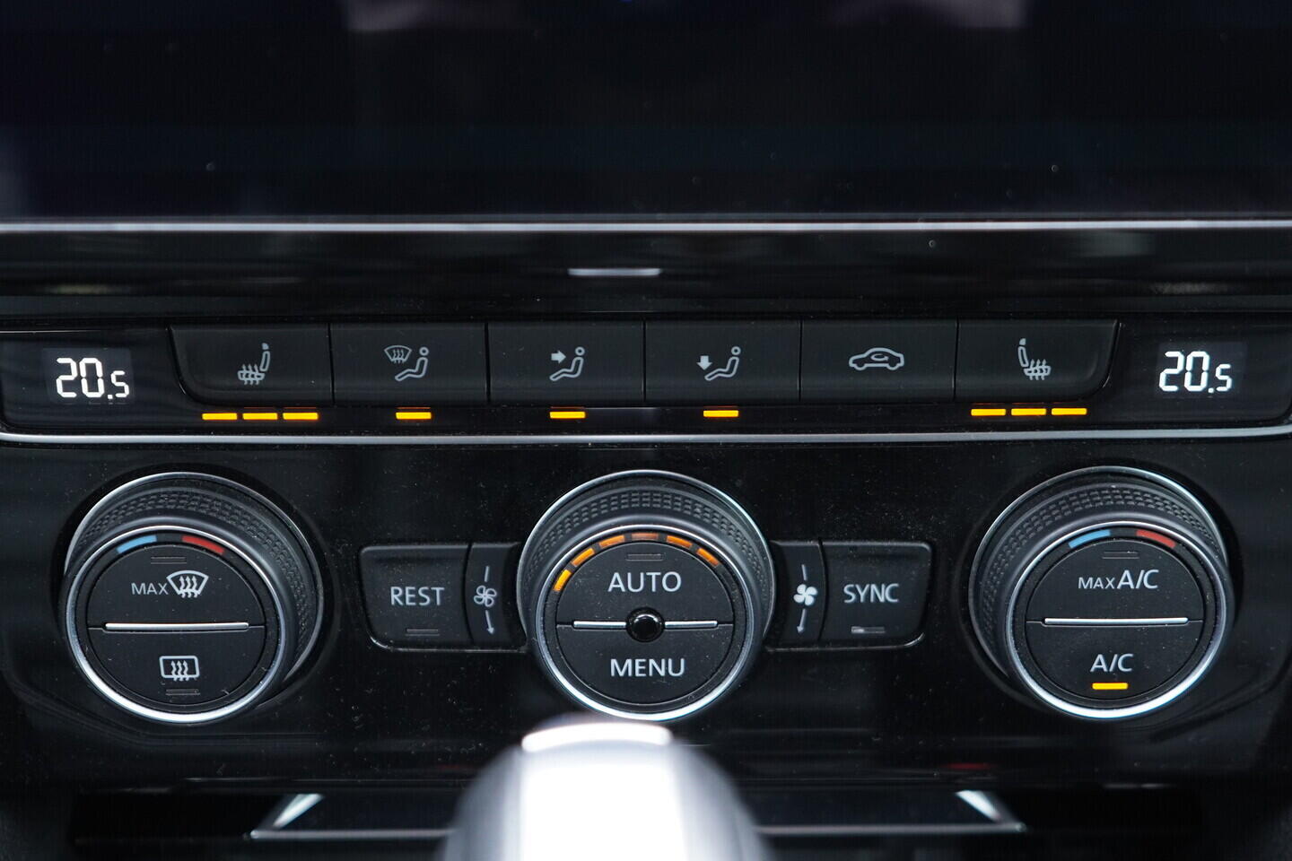 OV190V10983_34.webp_PASSAT  2.0 TDI 140 kW automat