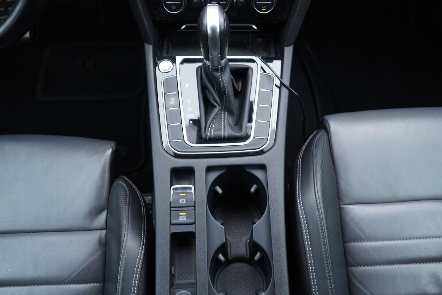 OV190V10983_35.webp_PASSAT  2.0 TDI 140 kW automat