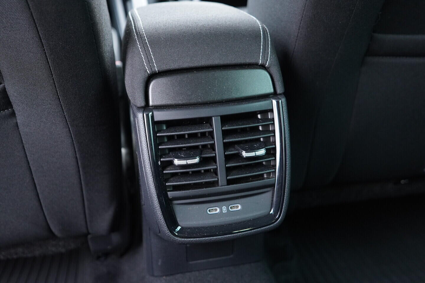 OV190V10985_33.webp_KAMIQ Ambition 1.5 TSI 110 kW manuál