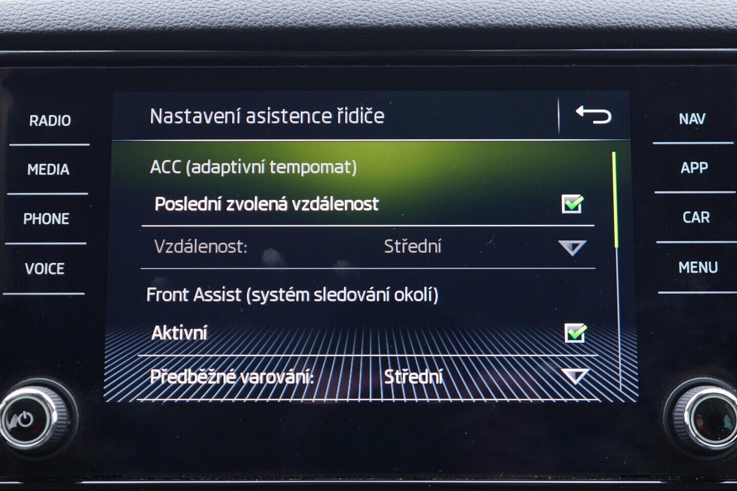 OV190V10989_30.webp_KAROQ Style 1.5 TSI 110 kW automat