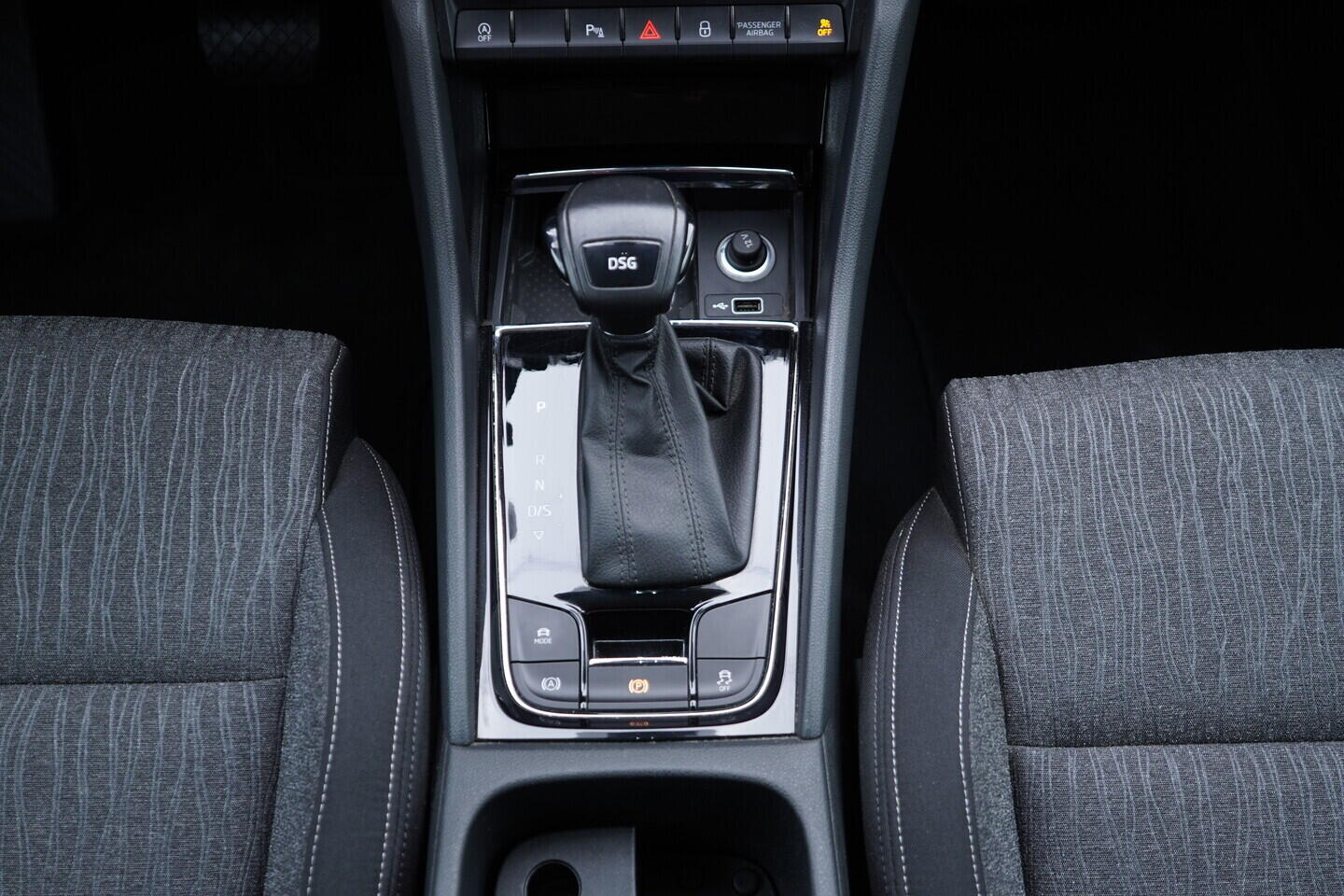 OV190V10989_34.webp_KAROQ Style 1.5 TSI 110 kW automat