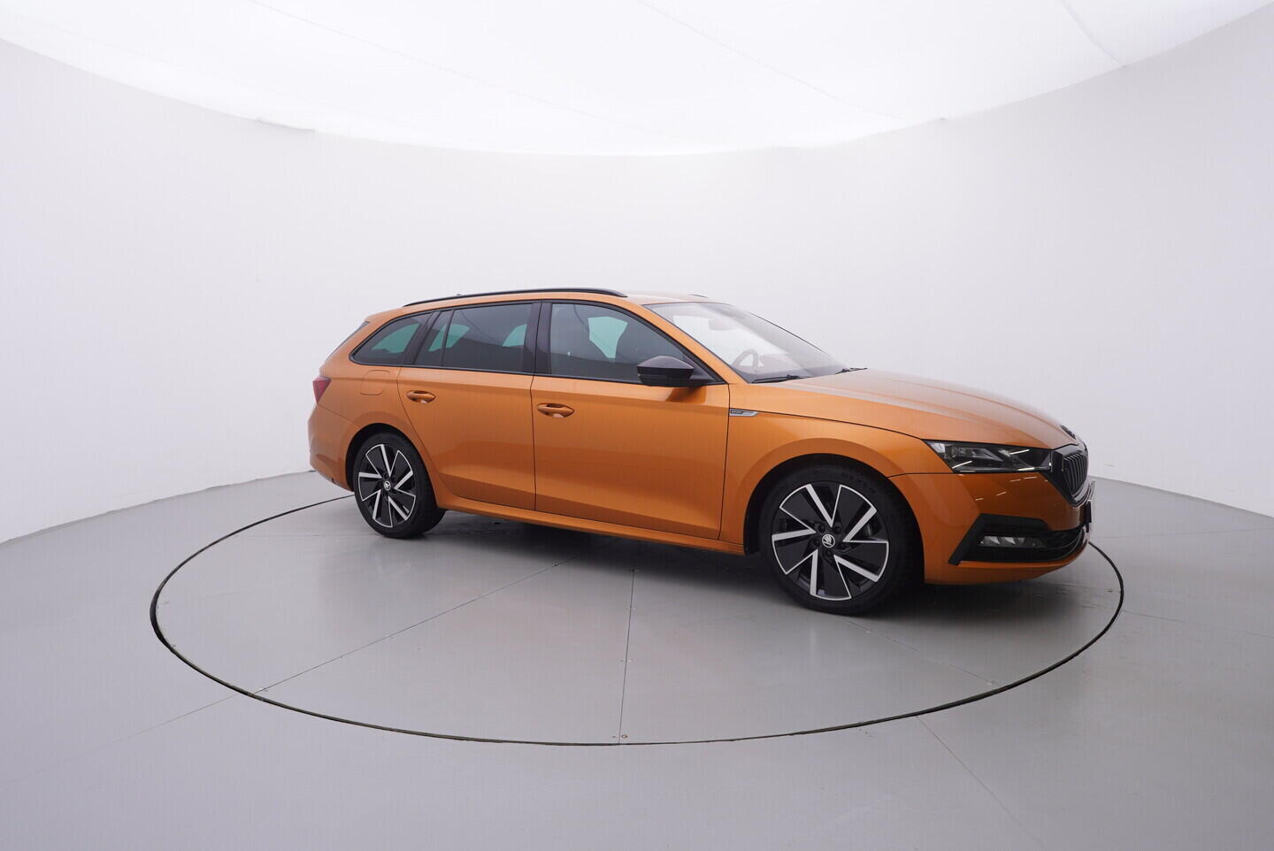 OV190V10990_16.webp_OCTAVIA  2.0 TSI 140 kW automat