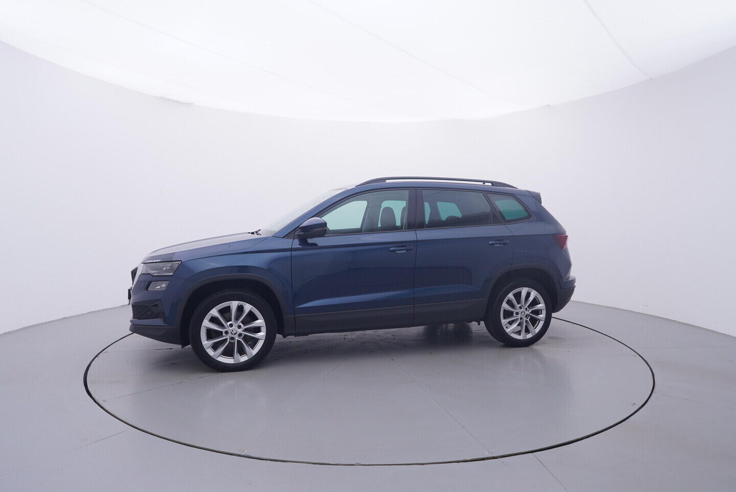 OV190V10991_11.webp_KAROQ Style Plus 2.0 TSI 110 kW manuál