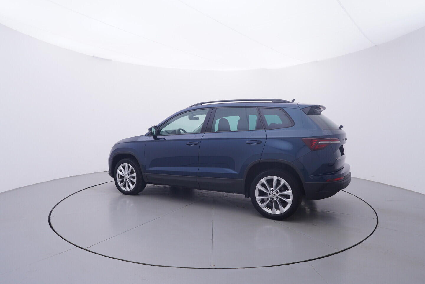 OV190V10991_12.webp_KAROQ Style Plus 2.0 TSI 110 kW manuál