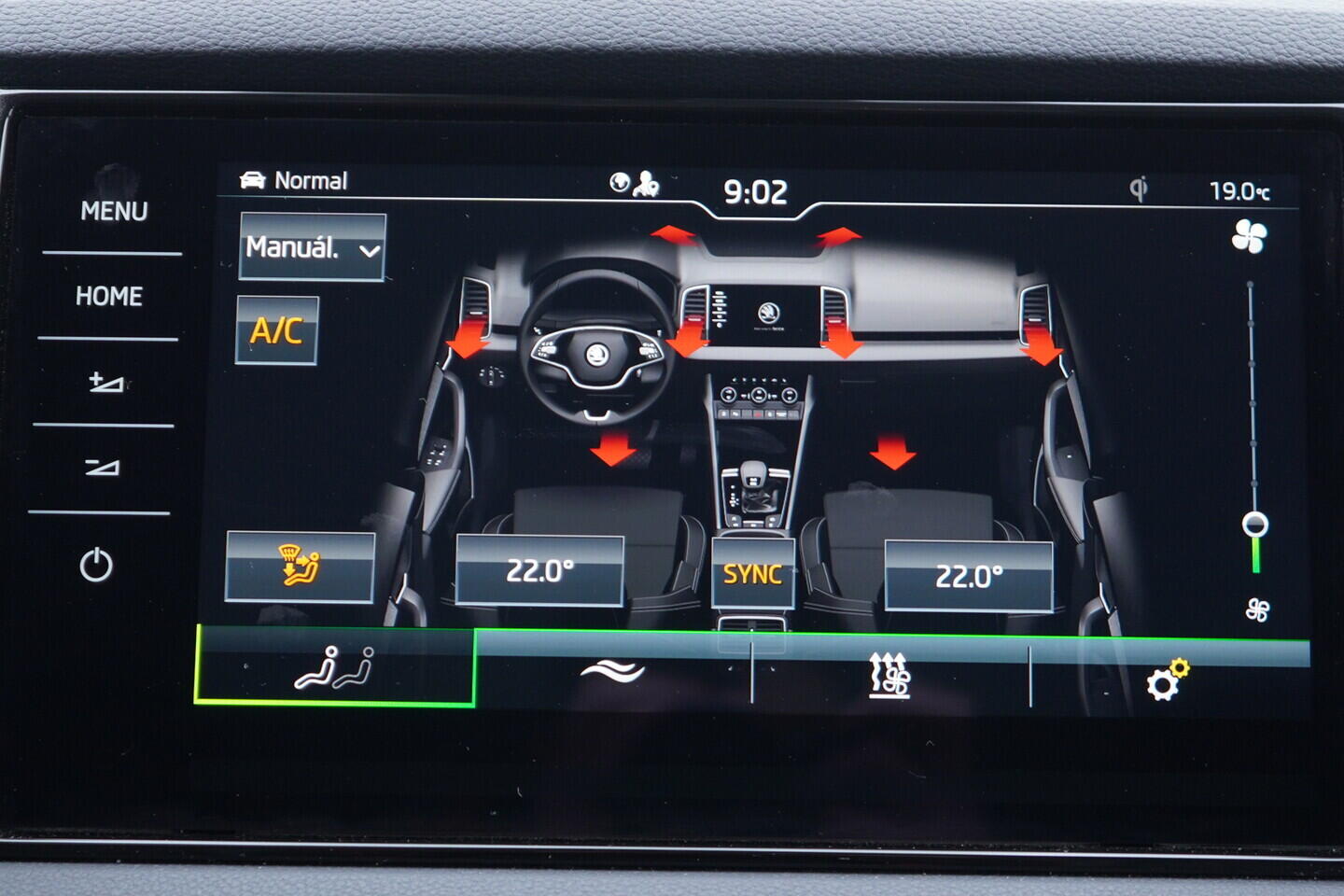 OV190V10991_31.webp_KAROQ Style Plus 2.0 TSI 110 kW manuál