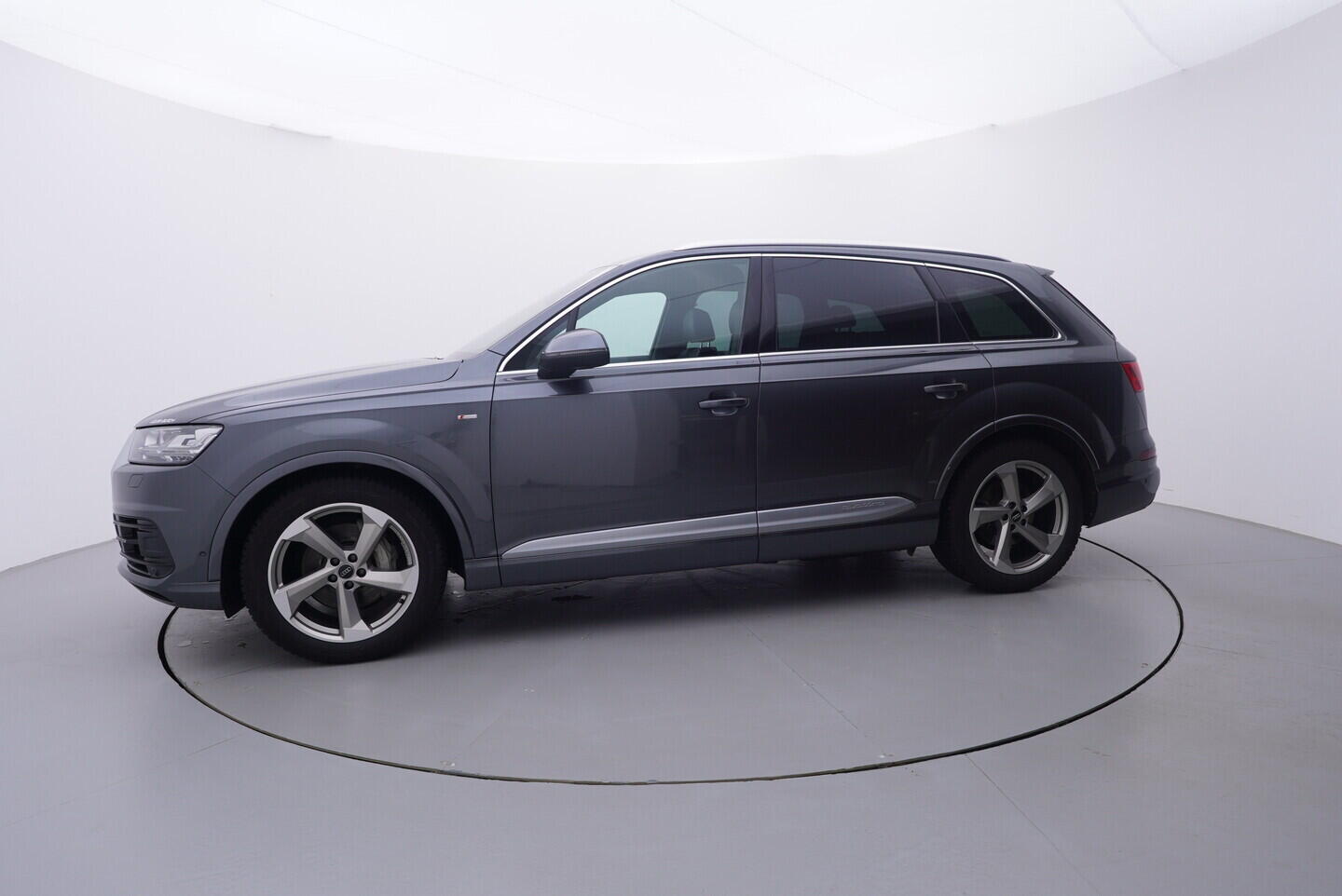 OV190V10992_11.webp_Q7 S-Line 3.0 TDI 210 kW automat, DPH