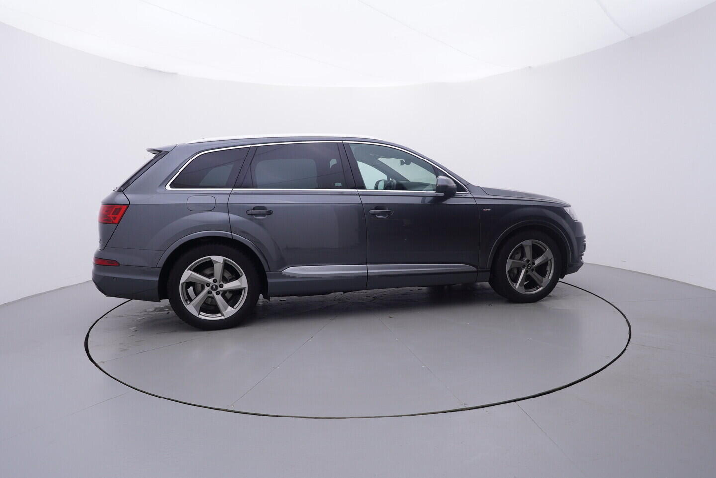 OV190V10992_15.webp_Q7 S-Line 3.0 TDI 210 kW automat, DPH