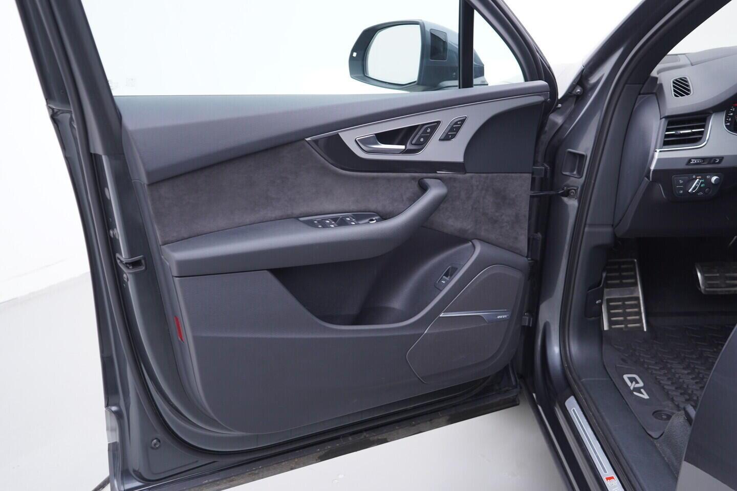 OV190V10992_19.webp_Q7 S-Line 3.0 TDI 210 kW automat, DPH