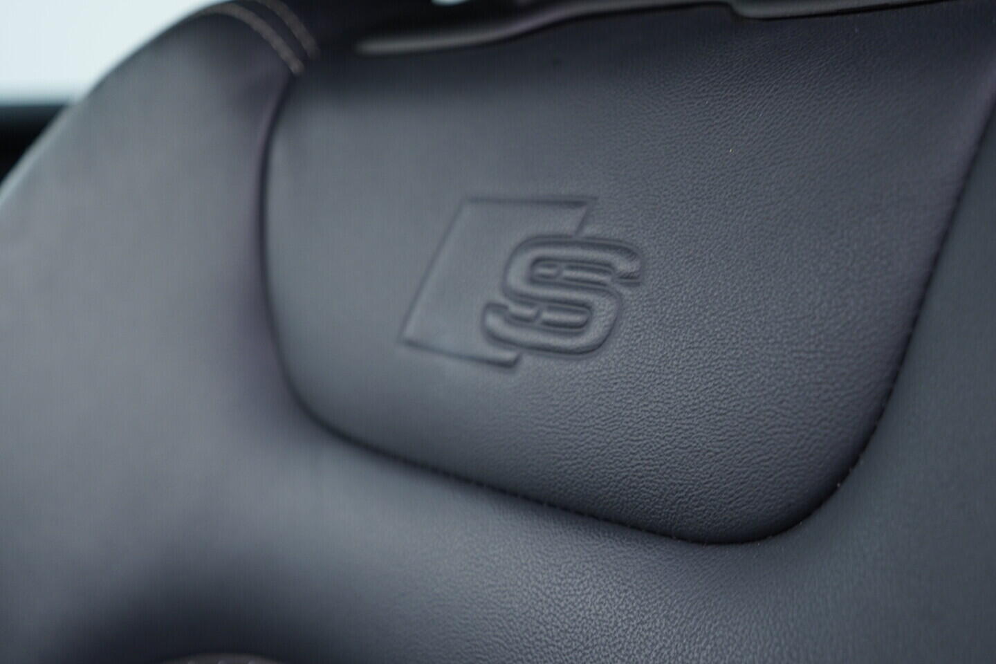 OV190V10992_22.webp_Q7 S-Line 3.0 TDI 210 kW automat, DPH