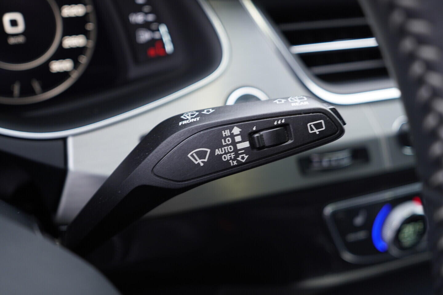 OV190V10992_26.webp_Q7 S-Line 3.0 TDI 210 kW automat, DPH