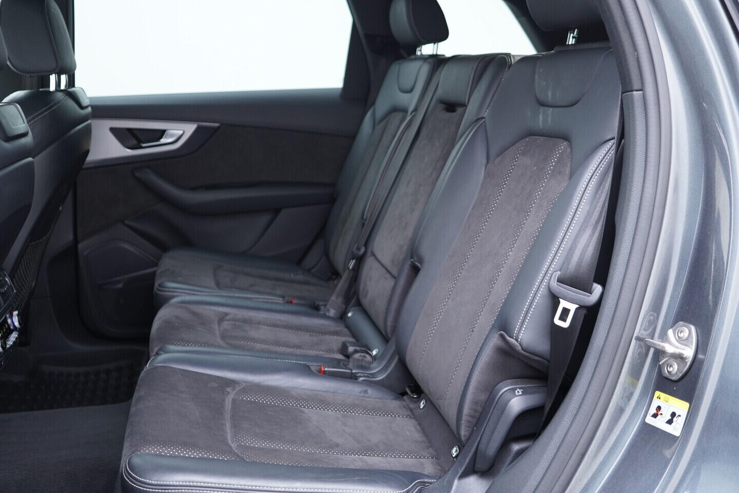 OV190V10992_40.webp_Q7 S-Line 3.0 TDI 210 kW automat, DPH