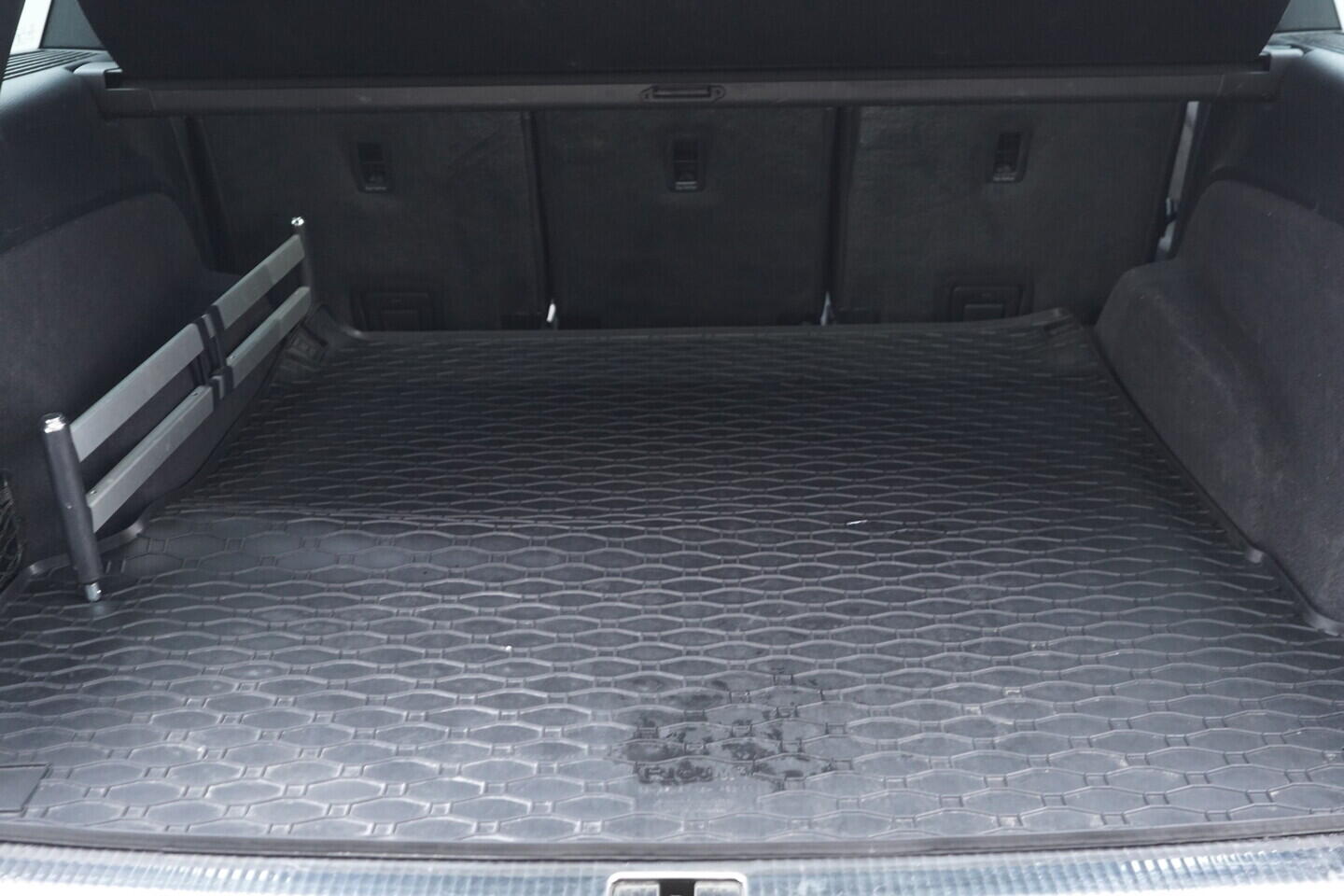 OV190V10992_42.webp_Q7 S-Line 3.0 TDI 210 kW automat, DPH