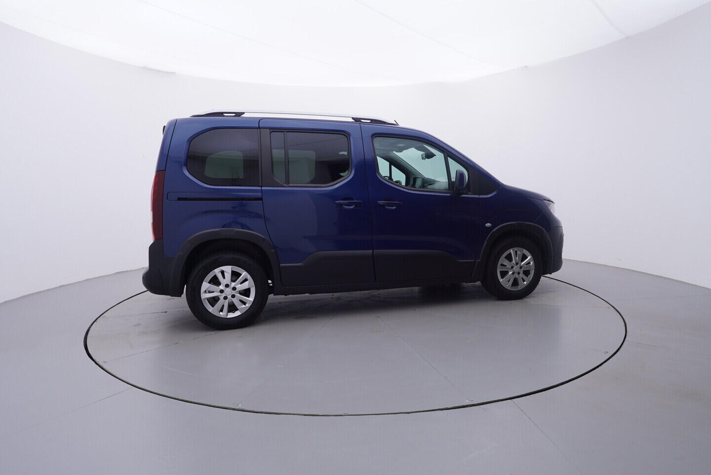 OV190V10994_11.webp_RIFTER  1.5 . 75 kW manuál, DPH