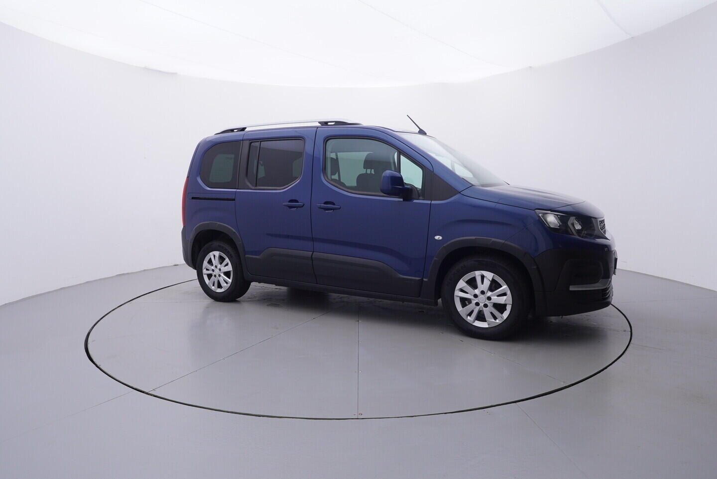 OV190V10994_12.webp_RIFTER  1.5 . 75 kW manuál, DPH