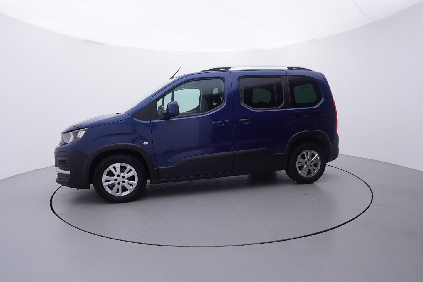 OV190V10994_15.webp_RIFTER  1.5 . 75 kW manuál, DPH