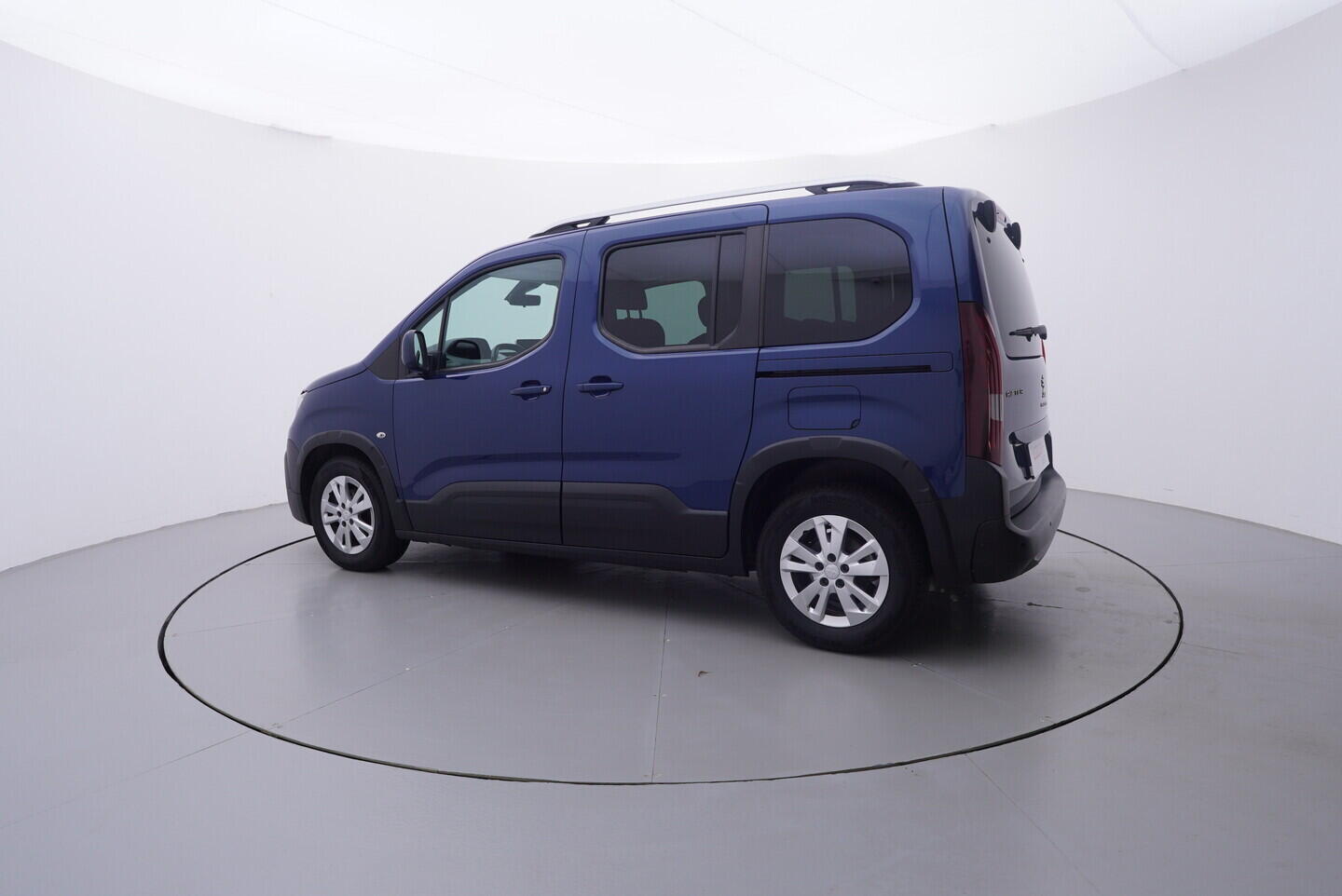 OV190V10994_16.webp_RIFTER  1.5 . 75 kW manuál, DPH