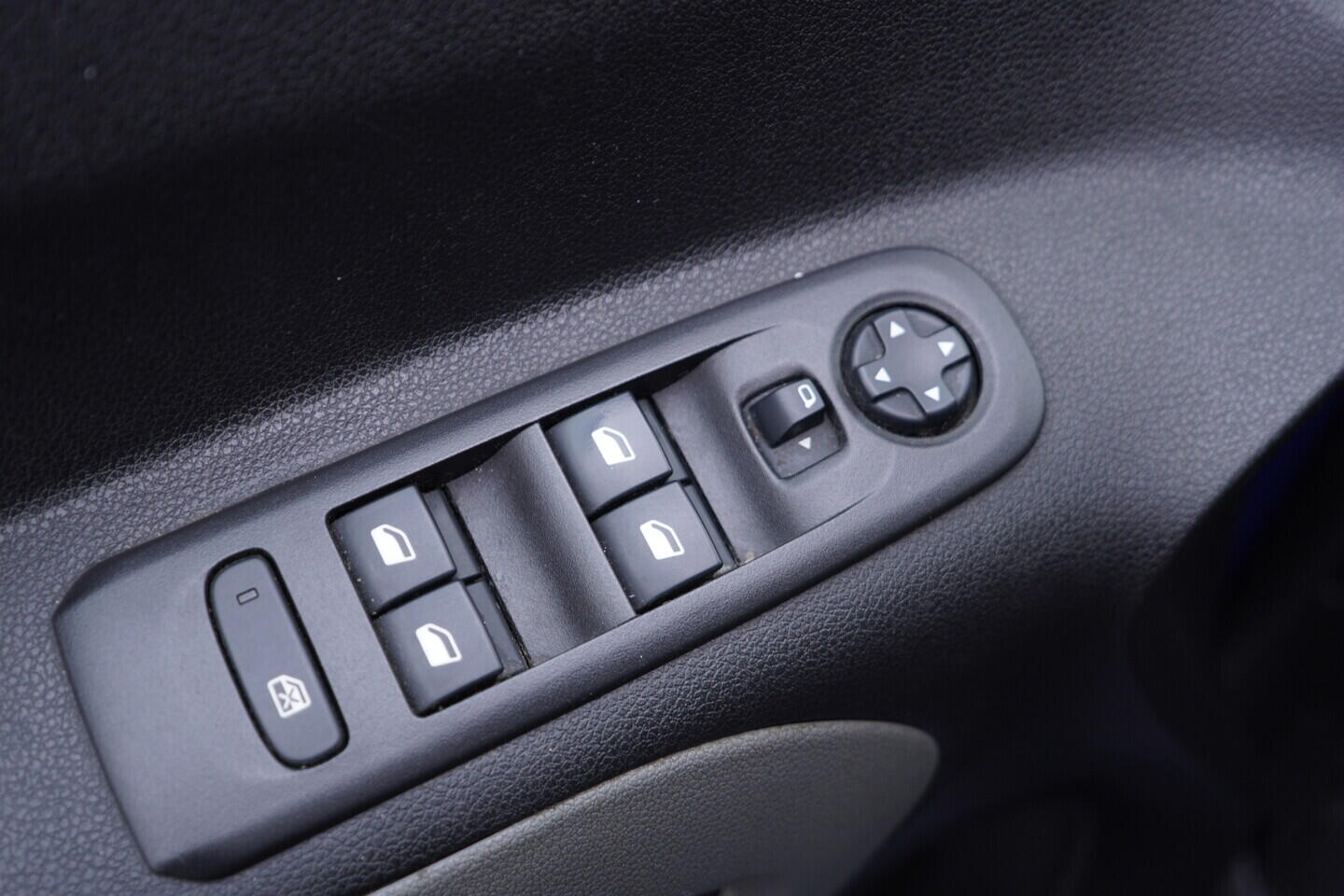 OV190V10994_20.webp_RIFTER  1.5 . 75 kW manuál, DPH