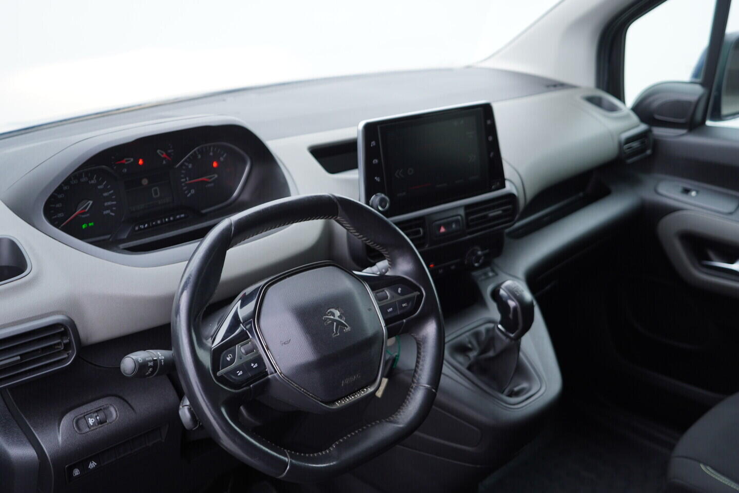 OV190V10994_21.webp_RIFTER  1.5 . 75 kW manuál, DPH