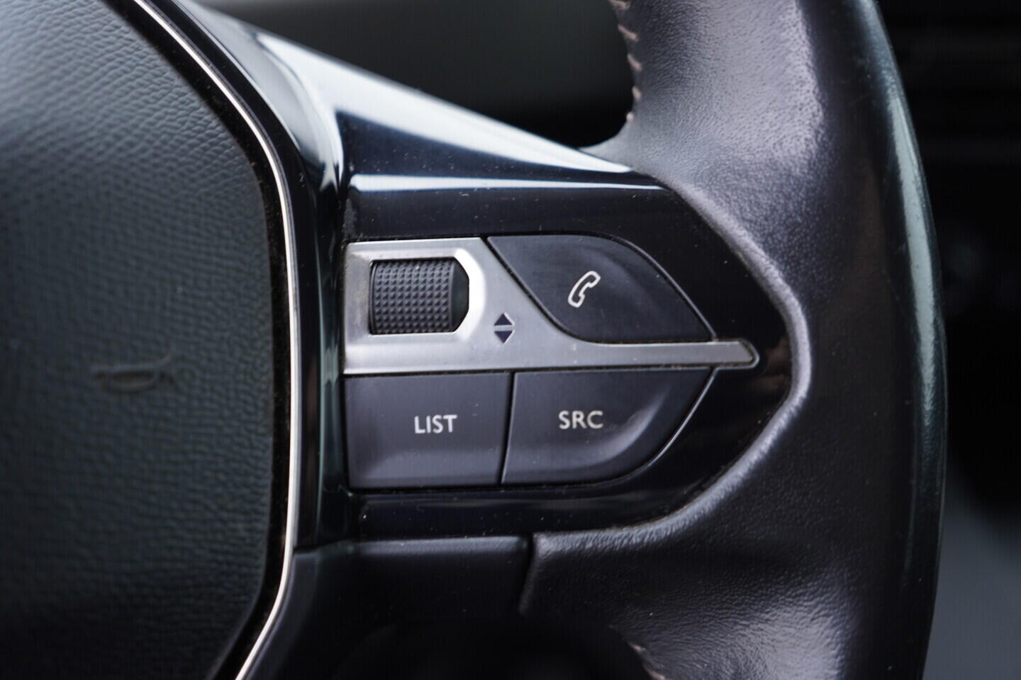 OV190V10994_26.webp_RIFTER  1.5 . 75 kW manuál, DPH