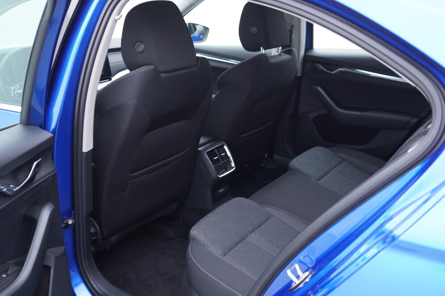 OV190V10997_36.webp_OCTAVIA Style Plus 2.0 TDI 110 kW manuál, DPH