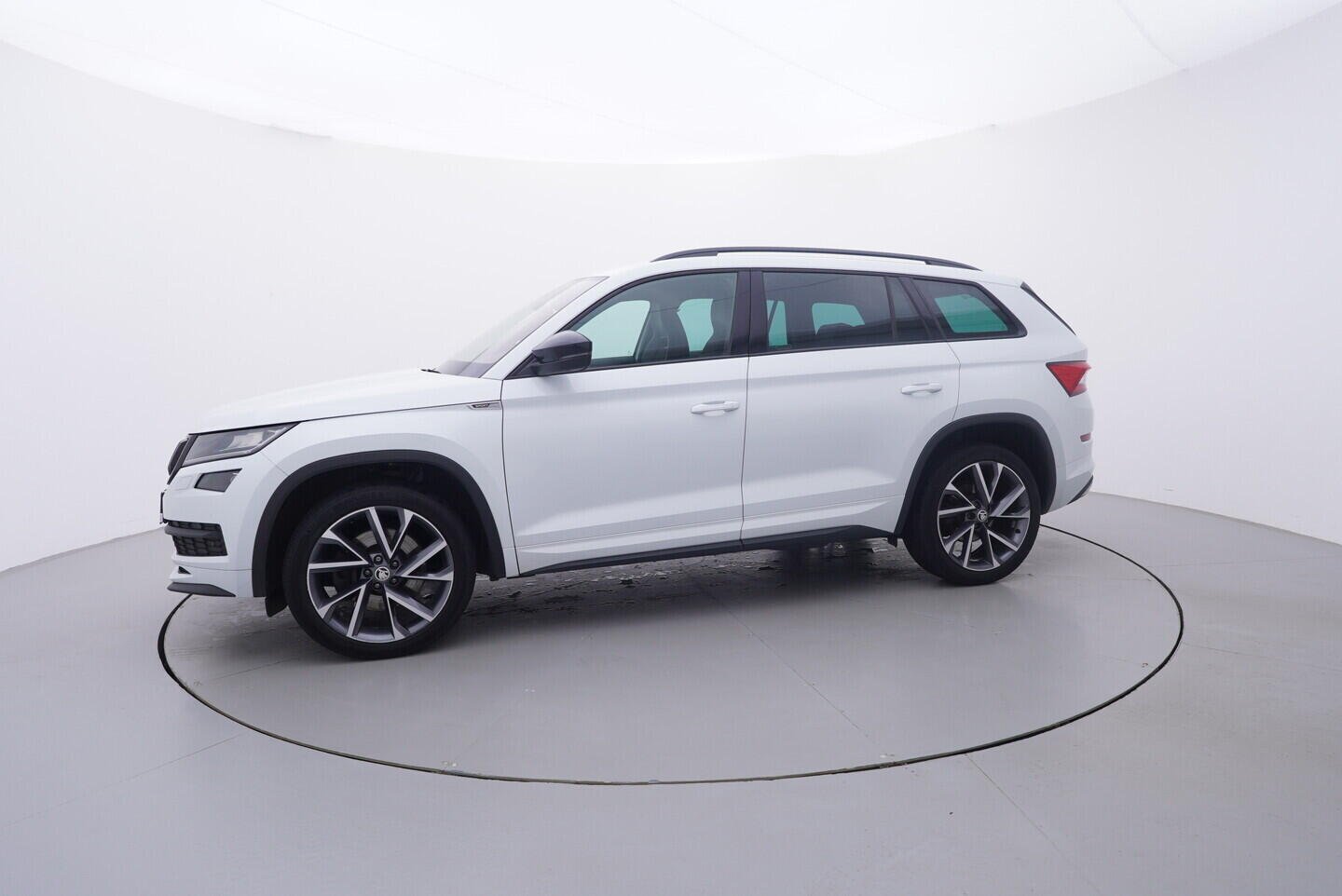 OV190V10999_11.webp_KODIAQ SportLine 2.0 TDI 140 kW automat, DPH