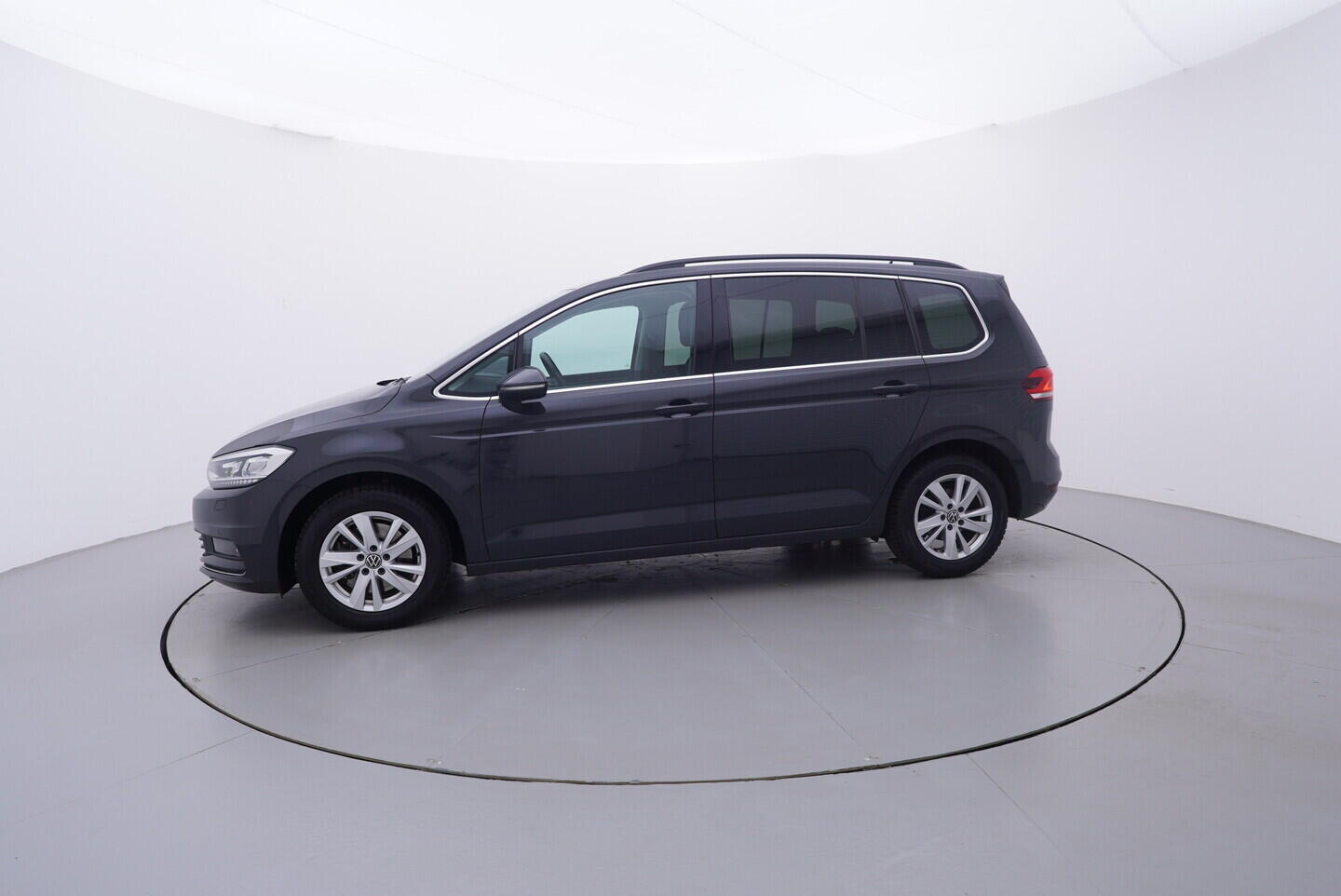 OV190V11006_15.webp_TOURAN Highline  1.5 TSI 110 kW automat, DPH