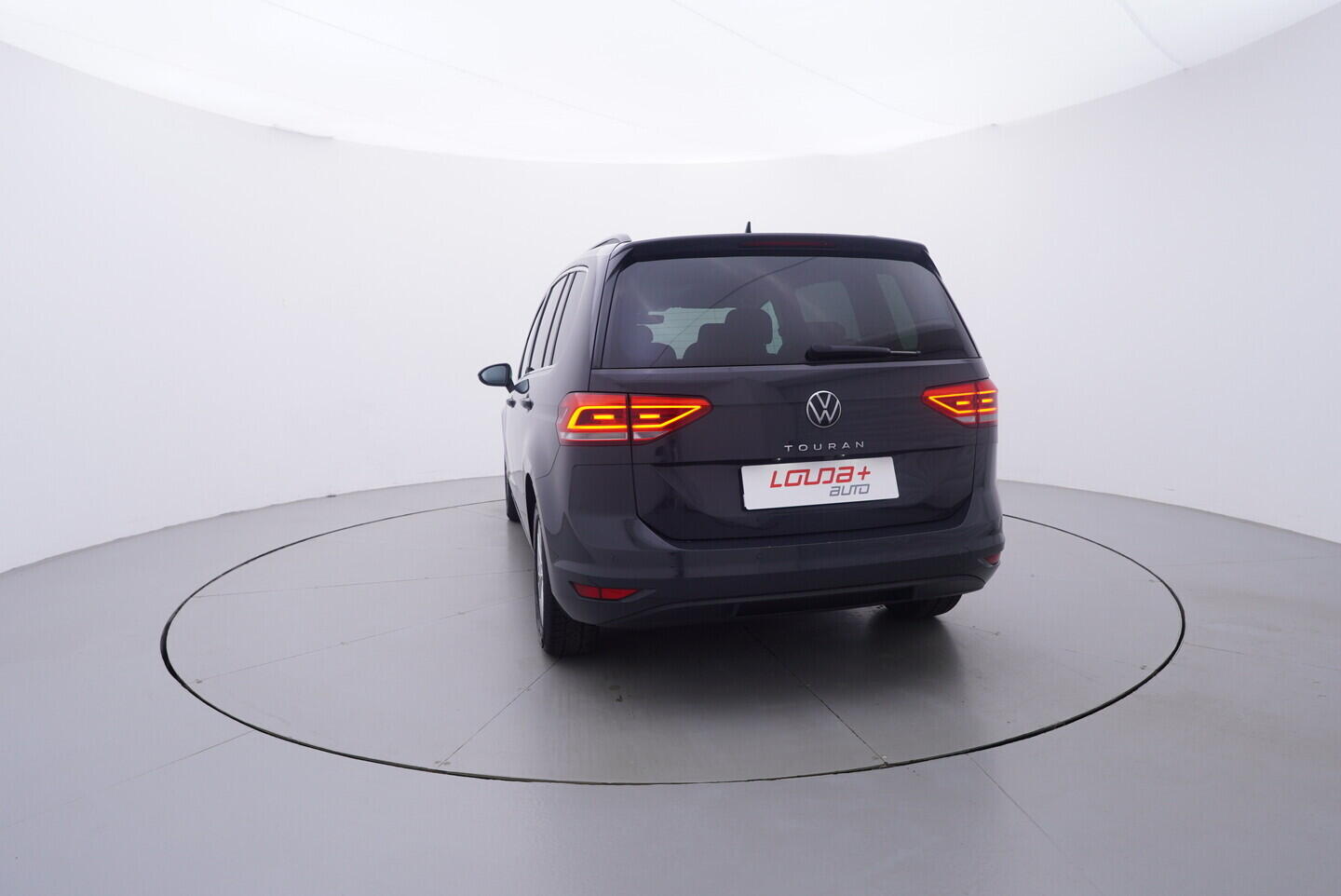OV190V11006_17.webp_TOURAN Highline  1.5 TSI 110 kW automat, DPH