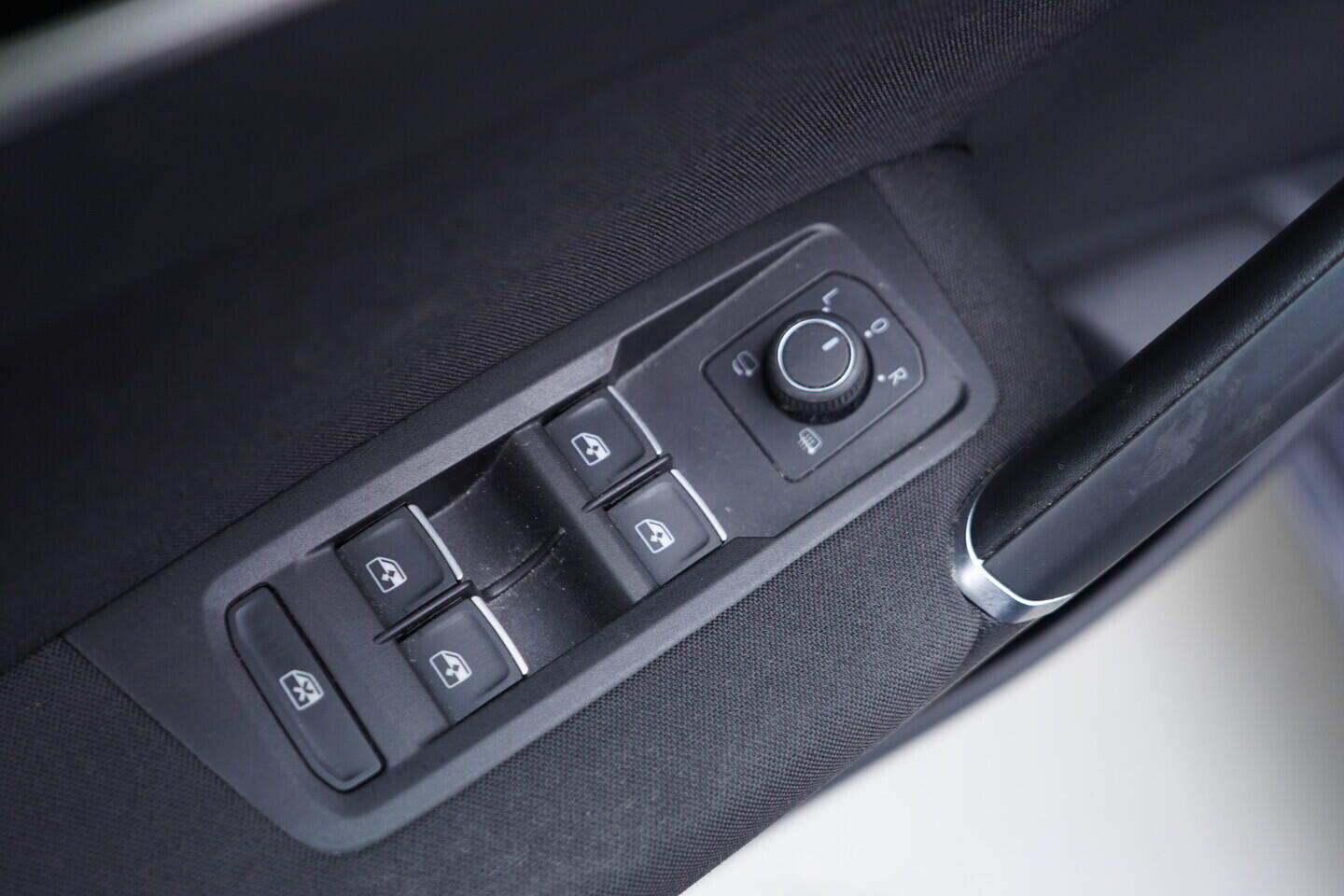 OV190V11006_20.webp_TOURAN Highline  1.5 TSI 110 kW automat, DPH