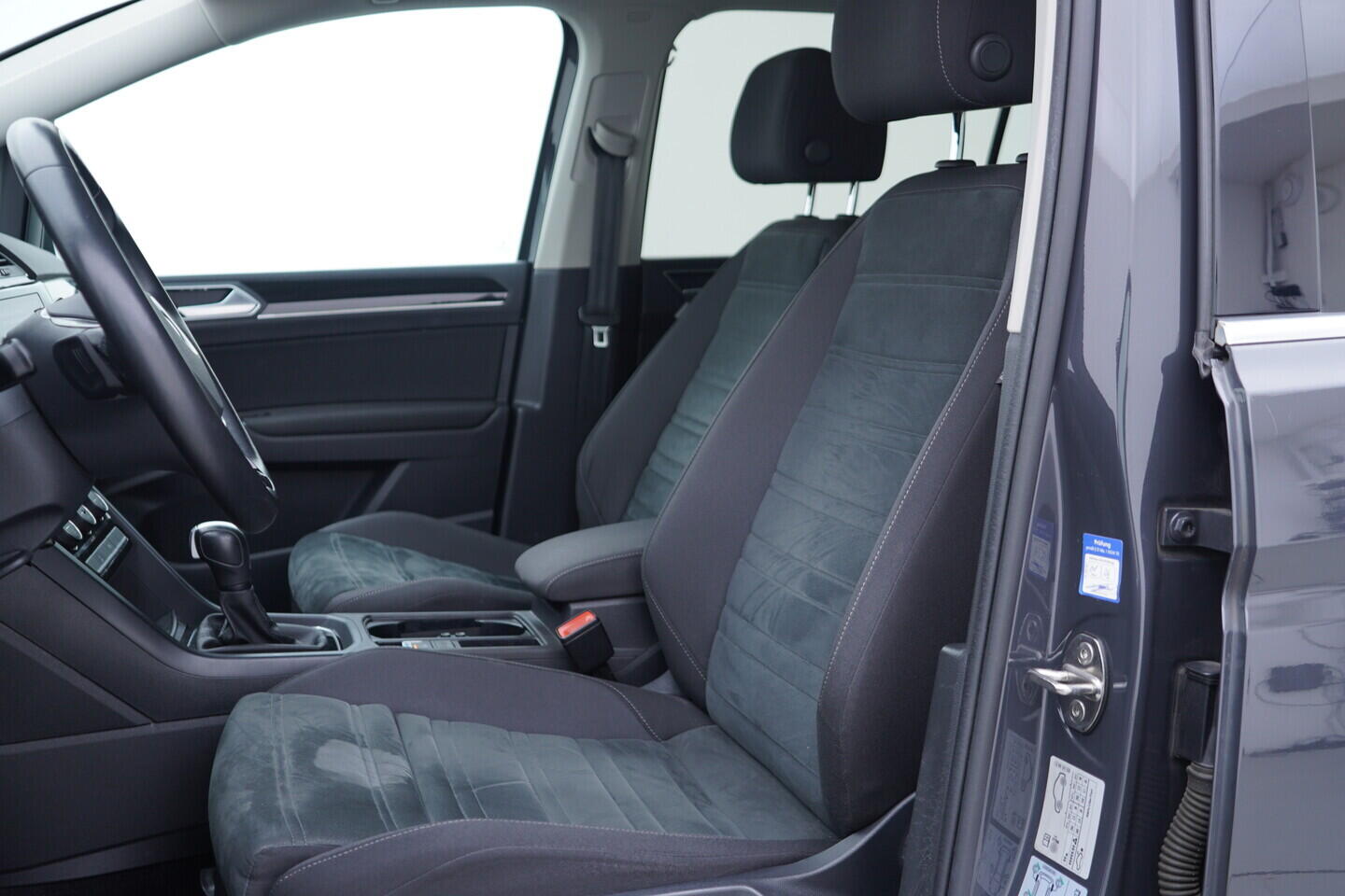 OV190V11006_23.webp_TOURAN Highline  1.5 TSI 110 kW automat, DPH