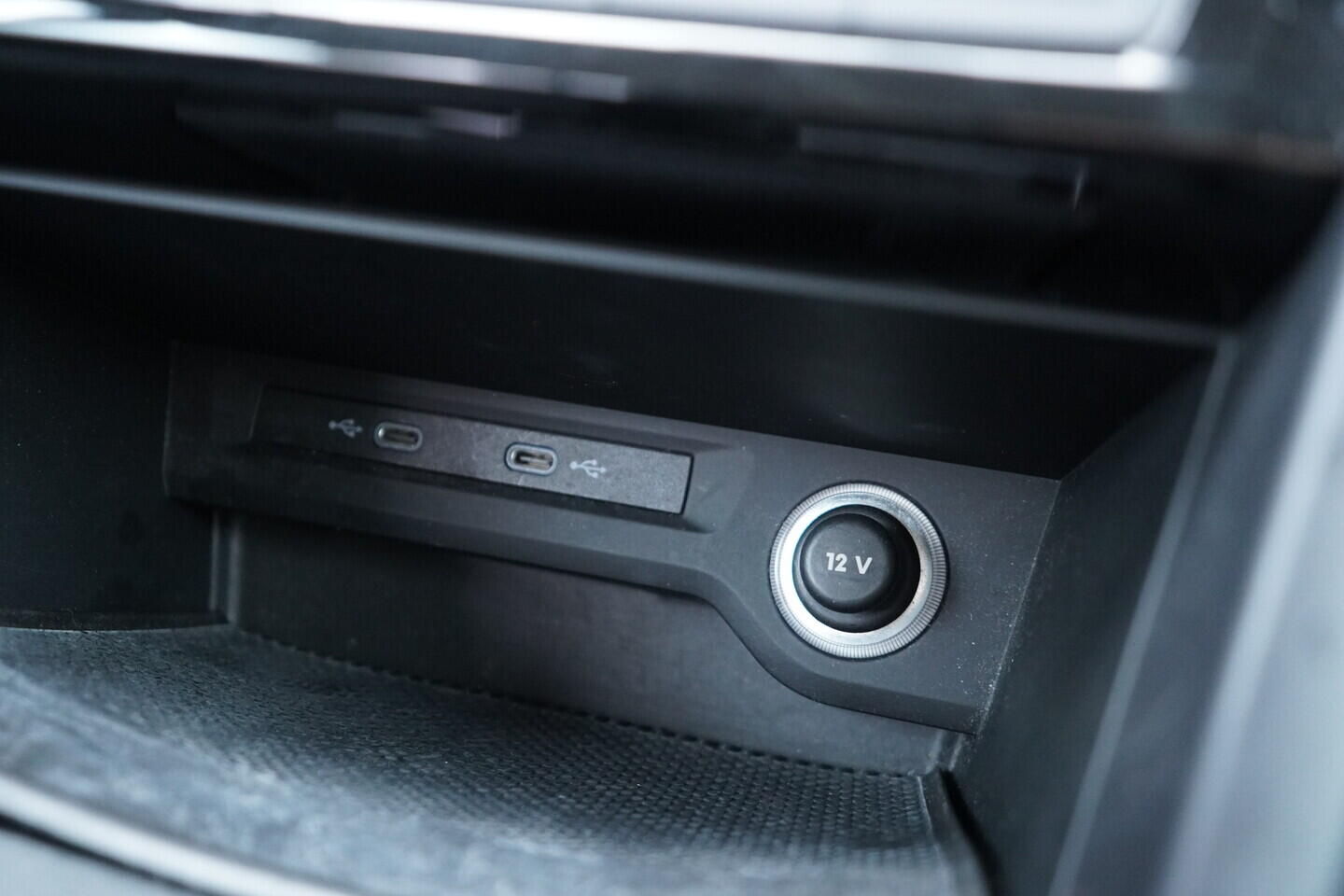 OV190V11006_34.webp_TOURAN Highline  1.5 TSI 110 kW automat, DPH