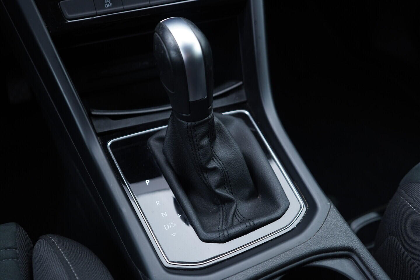 OV190V11006_35.webp_TOURAN Highline  1.5 TSI 110 kW automat, DPH