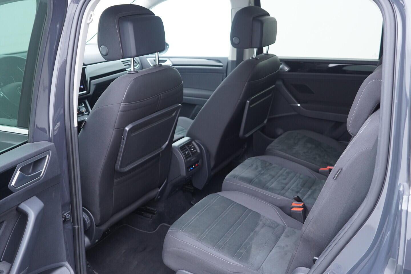 OV190V11006_36.webp_TOURAN Highline  1.5 TSI 110 kW automat, DPH