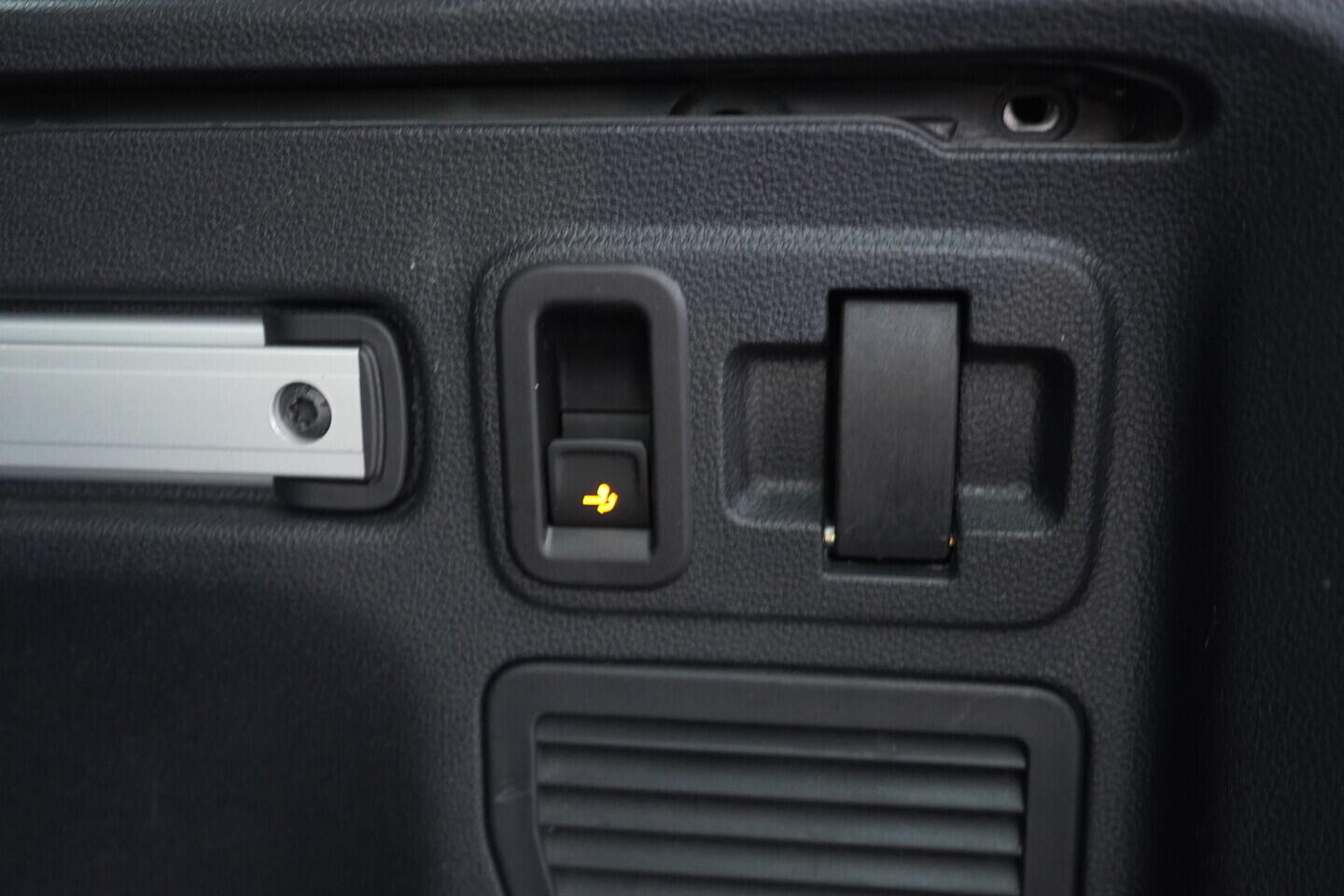 OV190V11006_40.webp_TOURAN Highline  1.5 TSI 110 kW automat, DPH