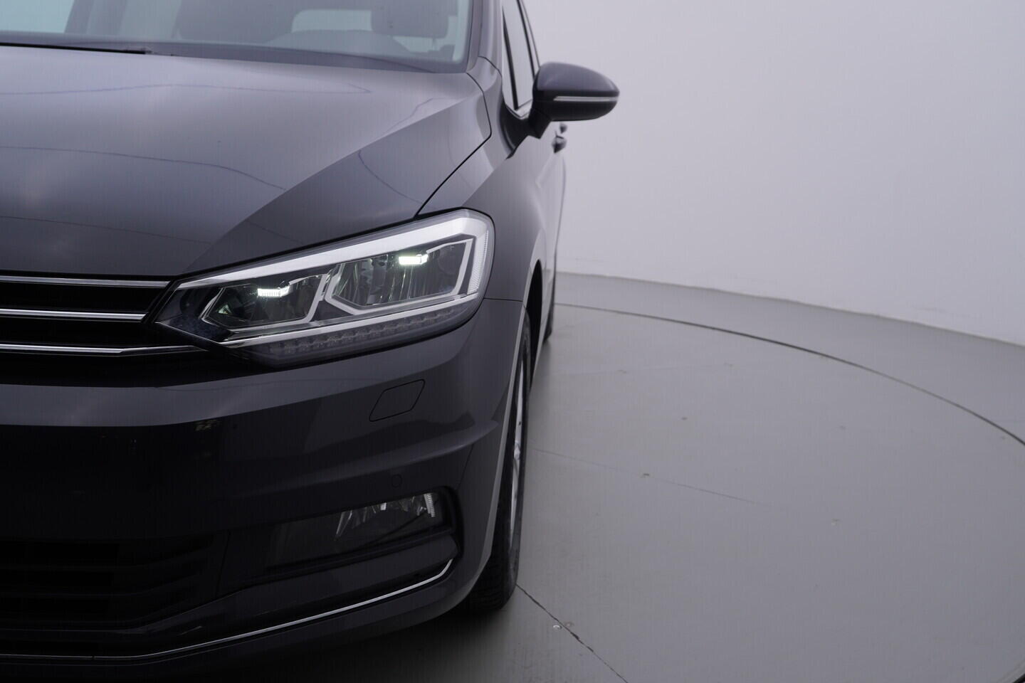 OV190V11006_45.webp_TOURAN Highline  1.5 TSI 110 kW automat, DPH