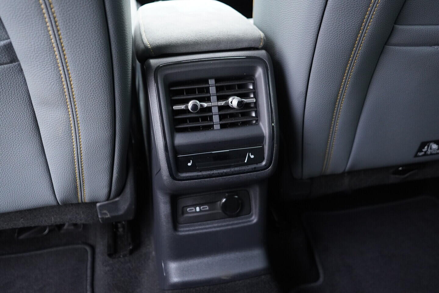 OV190V11009_38.webp_KODIAQ Selection 2.0 TDI 110 kW automat, DPH