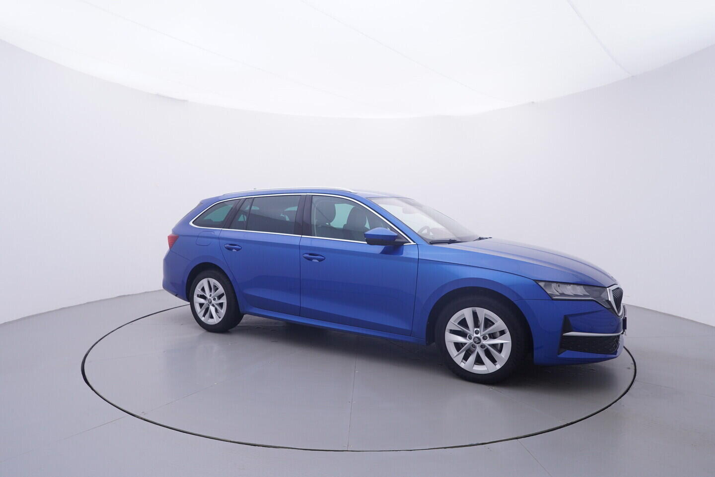 OV190V11011_16.webp_OCTAVIA Top Selection 2.0 TDI 110 kW automat, DPH