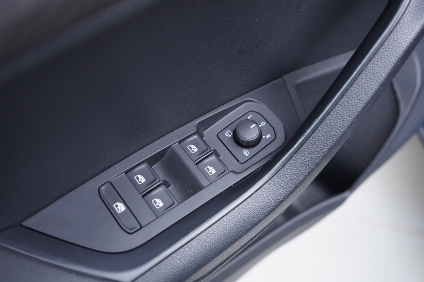 OV190V11012_20.webp_KAROQ Style 2.0 TDI 110 kW automat, DPH