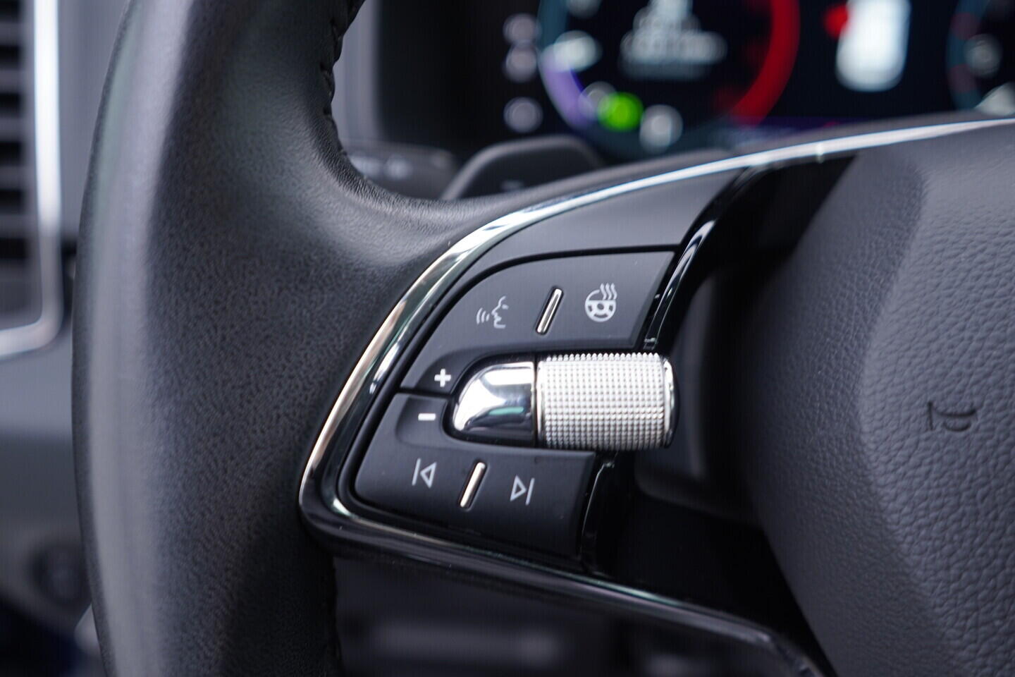 OV190V11012_25.webp_KAROQ Style 2.0 TDI 110 kW automat, DPH