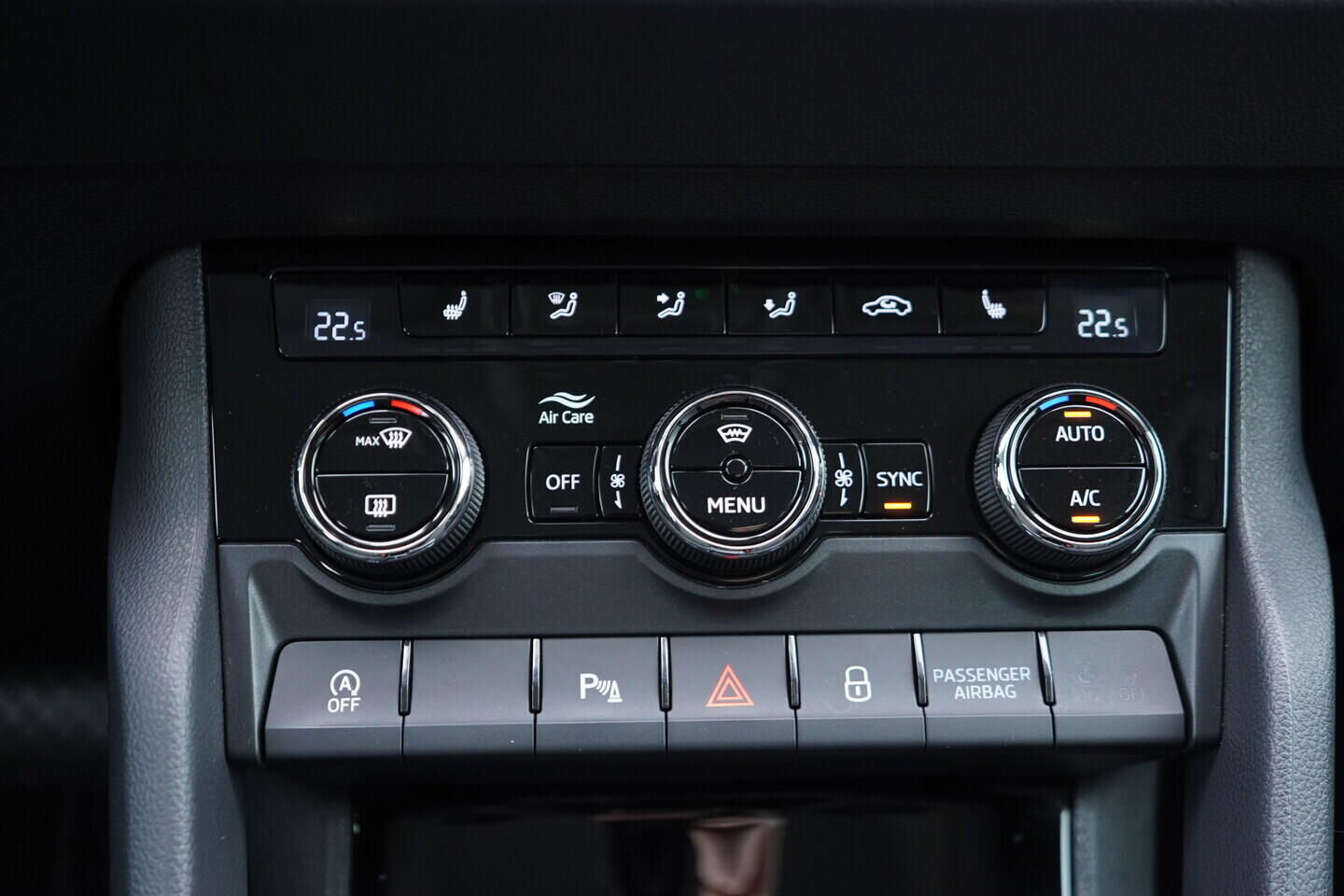 OV190V11012_34.webp_KAROQ Style 2.0 TDI 110 kW automat, DPH