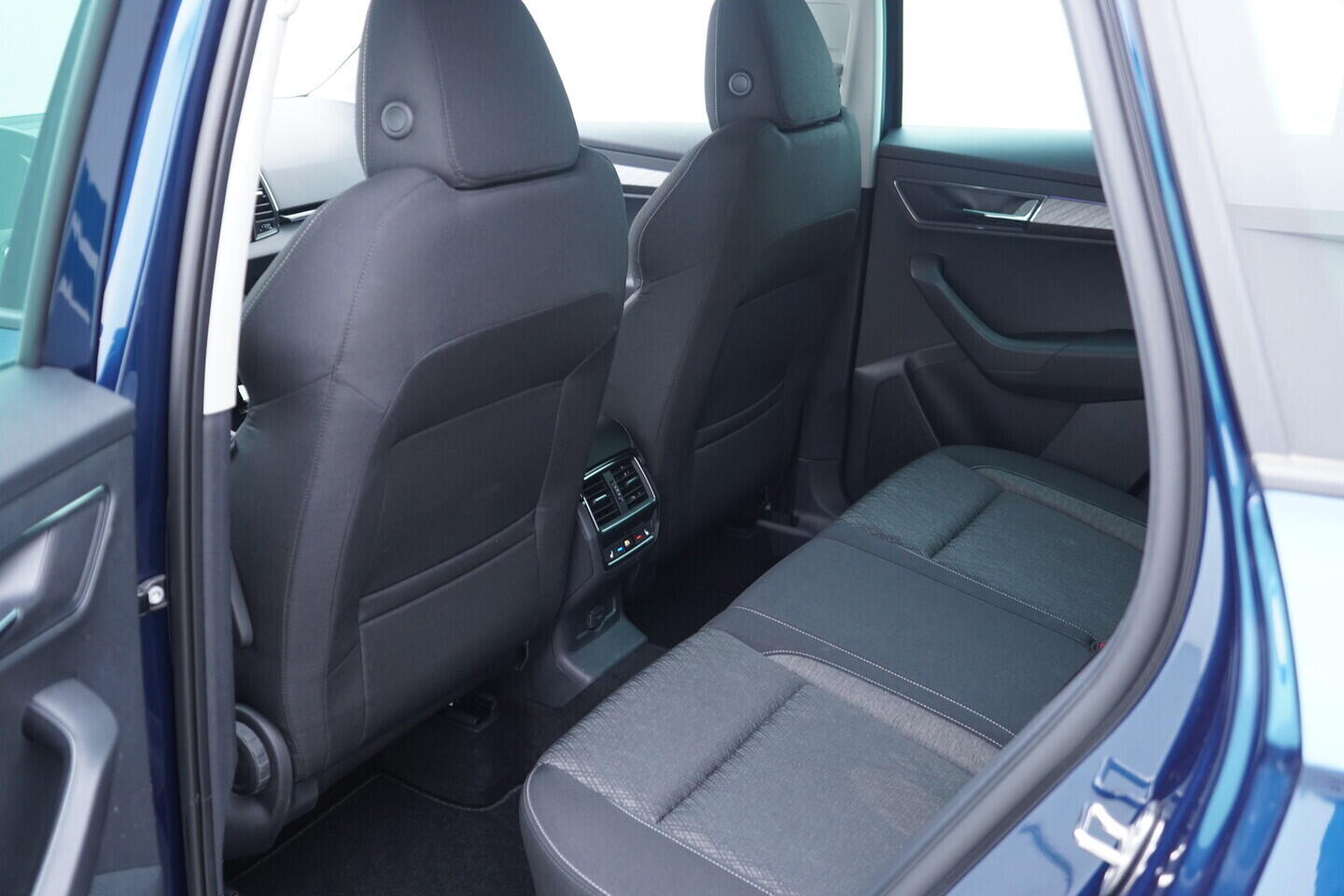 OV190V11012_36.webp_KAROQ Style 2.0 TDI 110 kW automat, DPH